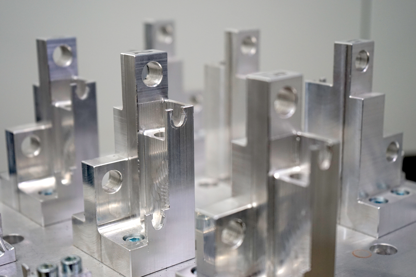 Mechanische Konstruktion, elektrische Konstruktion, Machbarkeitsanalyse, Konzepterstellung, Steifigkeits-/Festigkeitsberechnung, Baugruppenentwicklung, 3D/2D CAD-Konstruktion, Bauteilprüfzentrum Scheller GmbH, BPZS